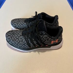 Under Armour Women’s Charged Tennis Shoes size 7.5